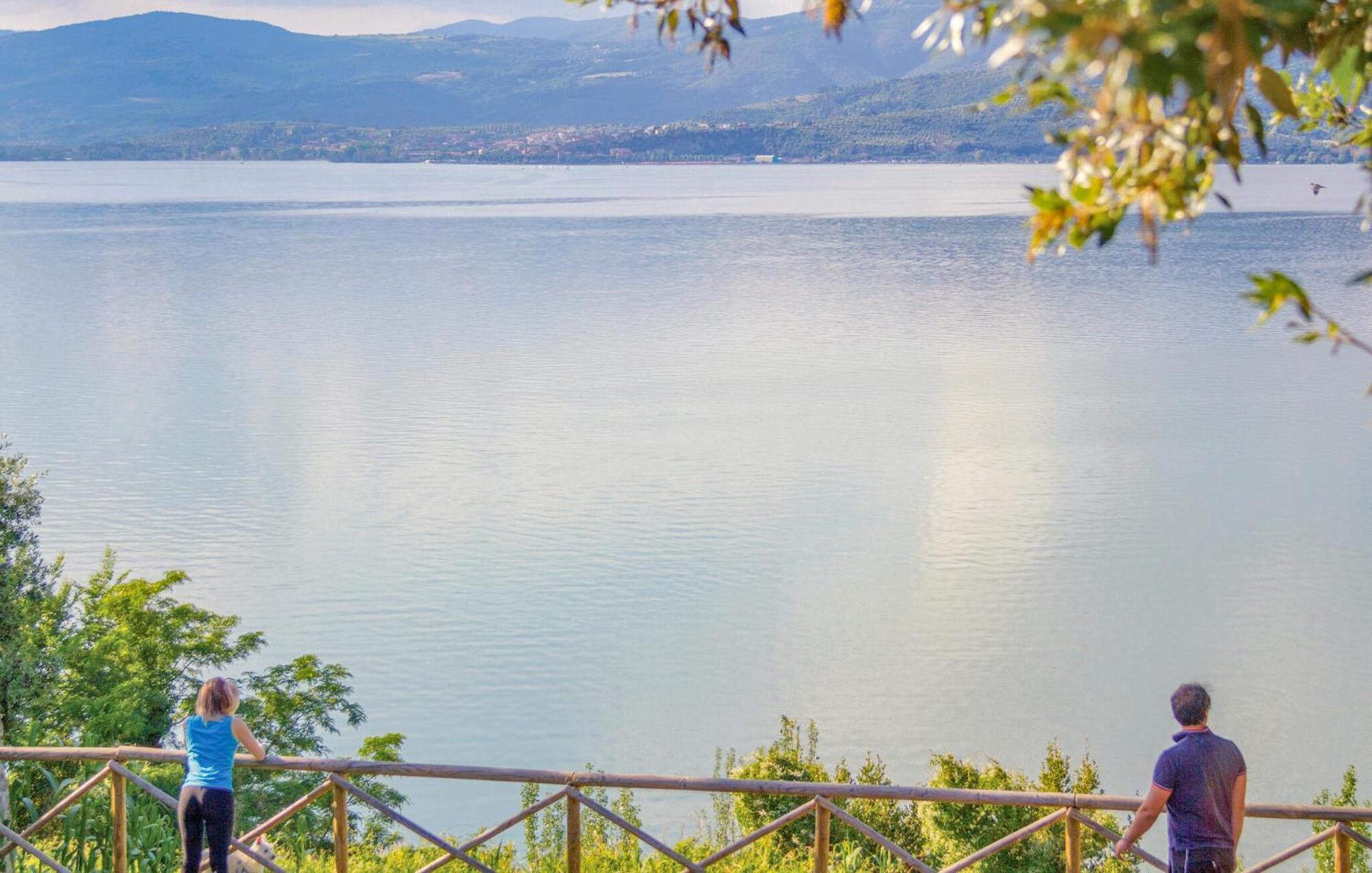 Lovely Apartment In Tuoro Sul Trasimeno With Wifi Exterior photo