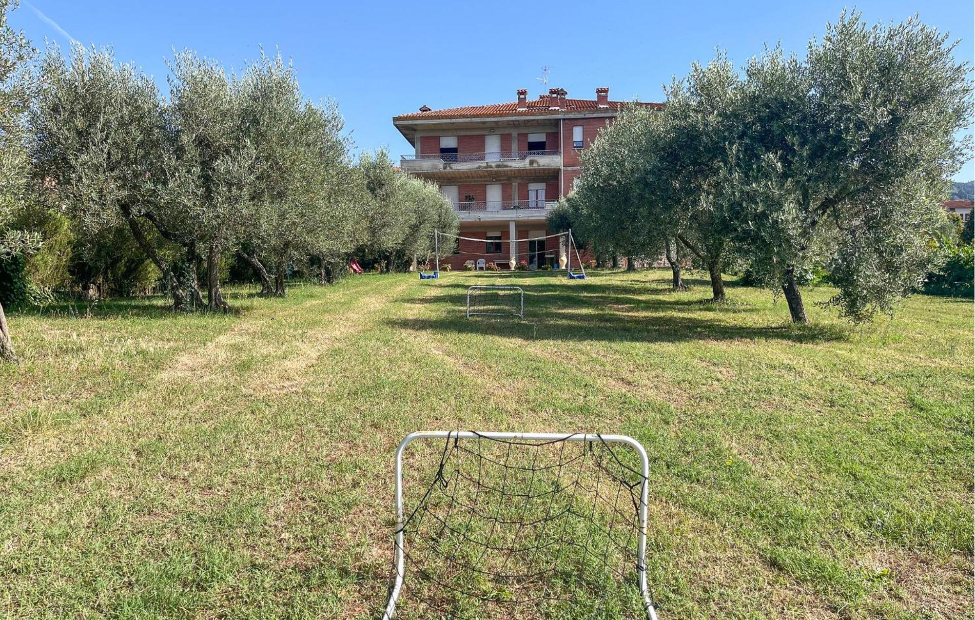 Lovely Apartment In Tuoro Sul Trasimeno With Wifi Exterior photo